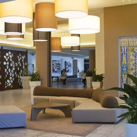 Mclub Lipari 4* שאקה